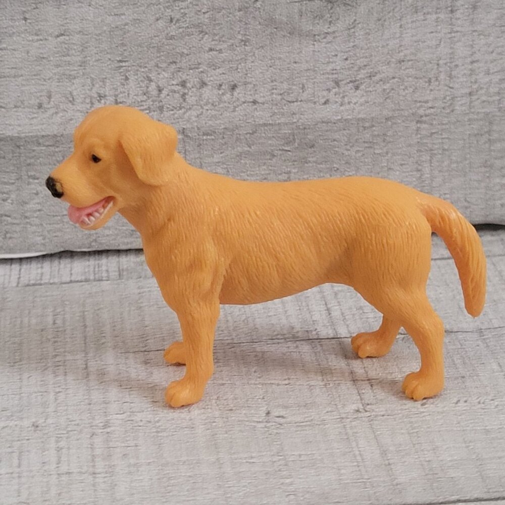 Vintage Tree House Kids  Yellow Labrador Retriever Figurine Toy Dog Model 1990s